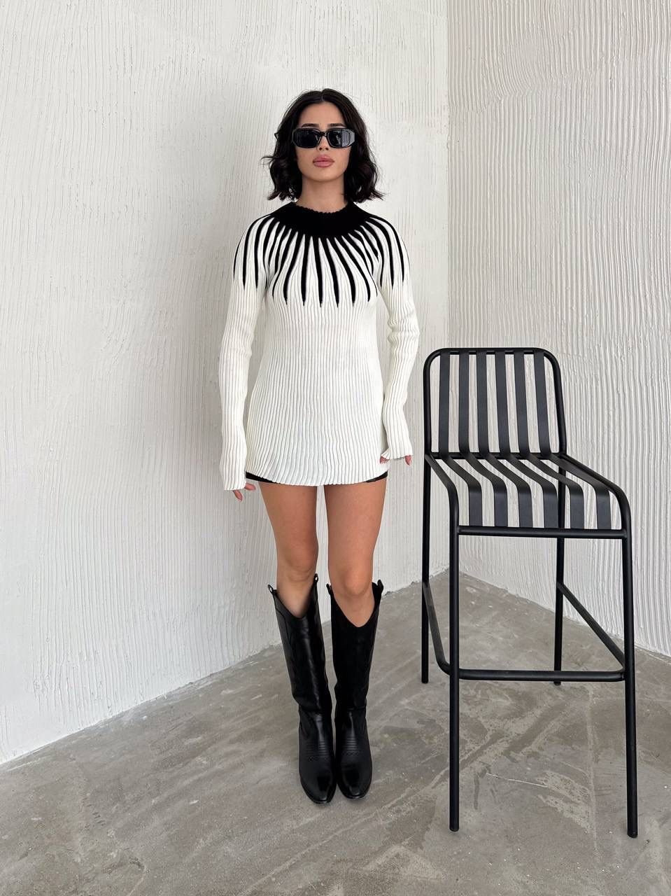 Linear Chic Dress - Brand Store