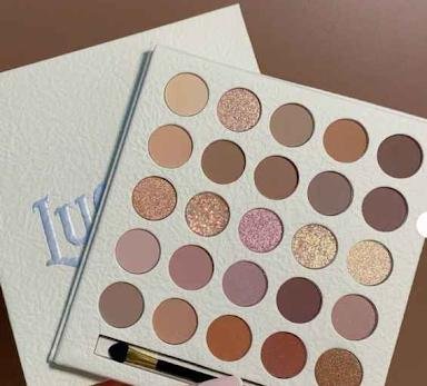 SHEIN 25-Color Eyeshadow Palette in the "Lucky Me" - Brand Store