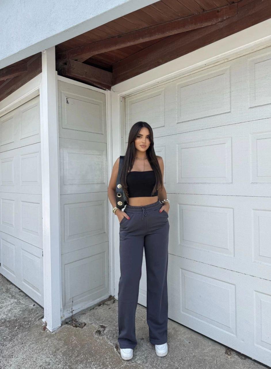 Relaxed Wide-Leg Joggers - Brand Store